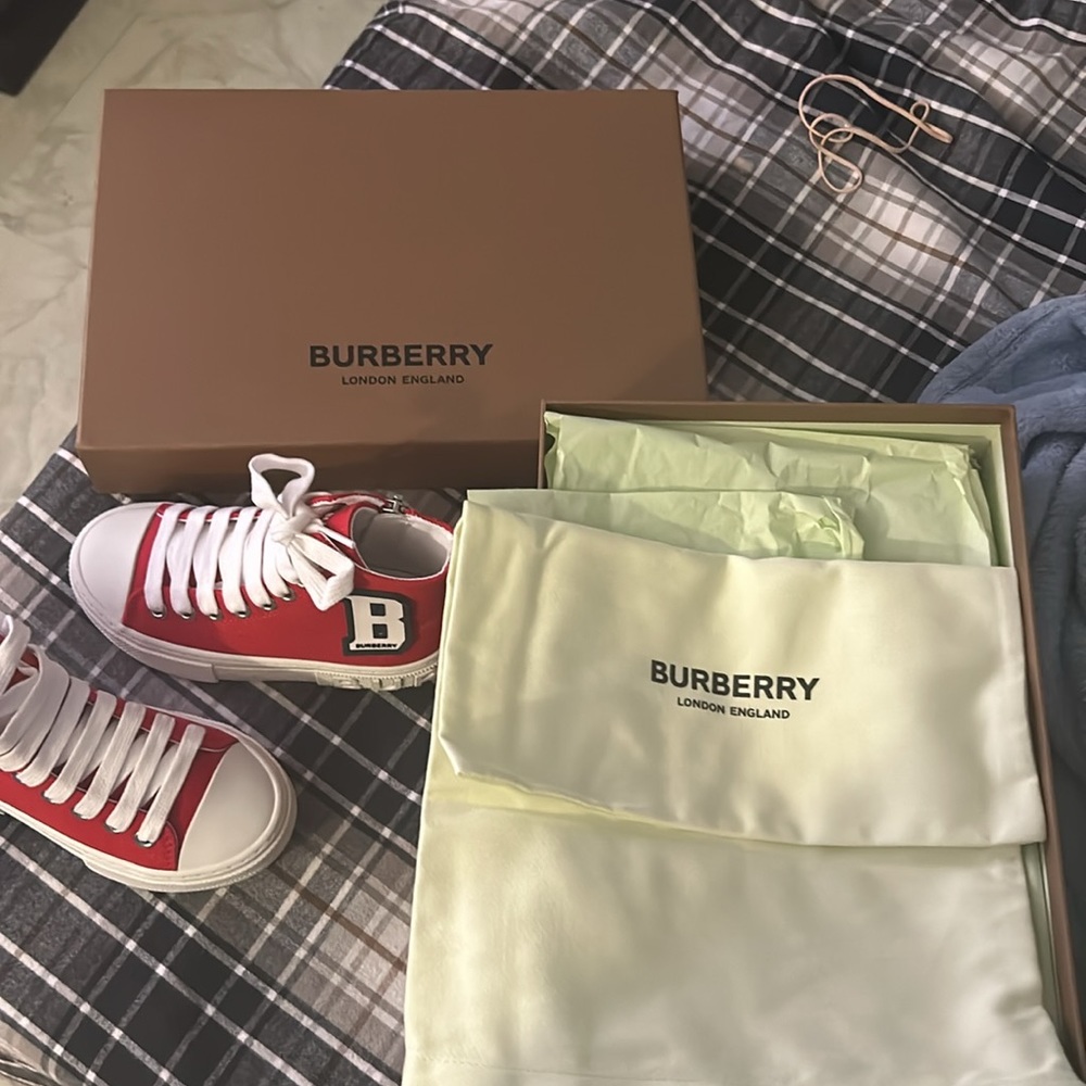 Burberry sneakers